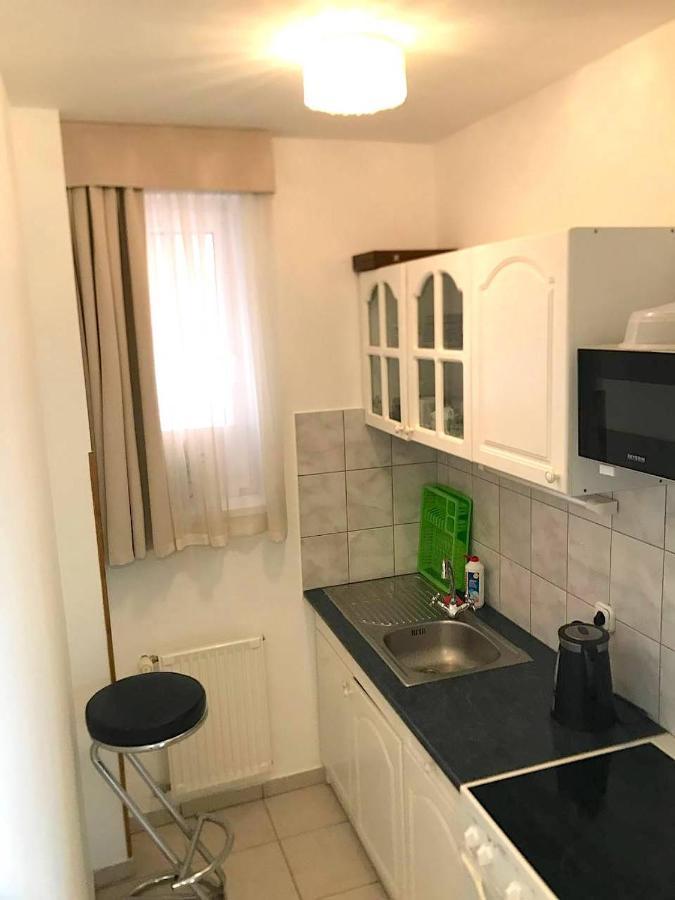 Art Eden Apartment Hajduszoboszlo Bagian luar foto