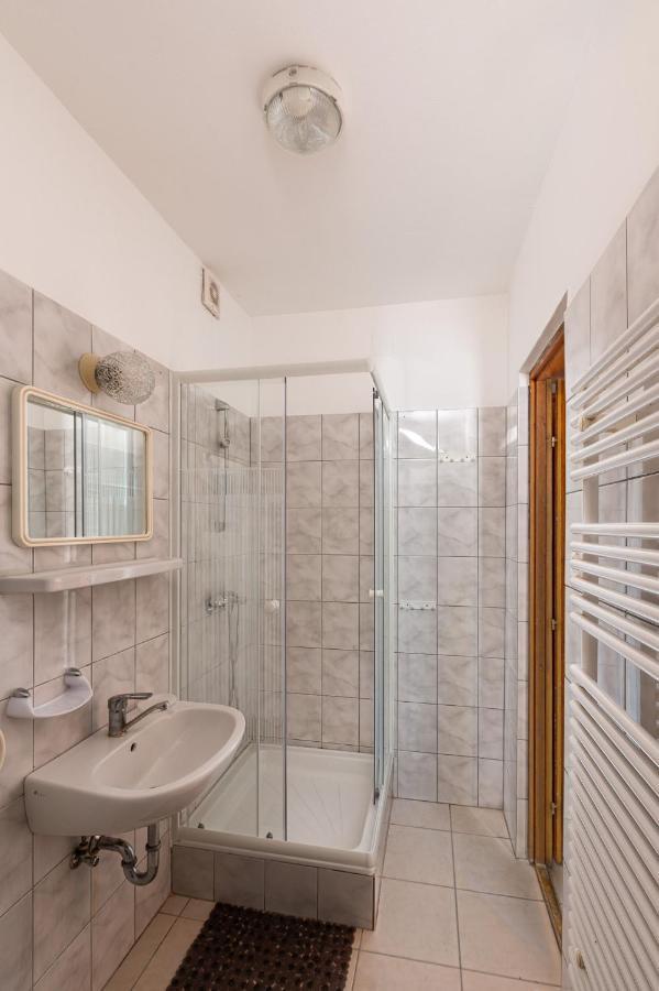 Art Eden Apartment Hajduszoboszlo Bagian luar foto